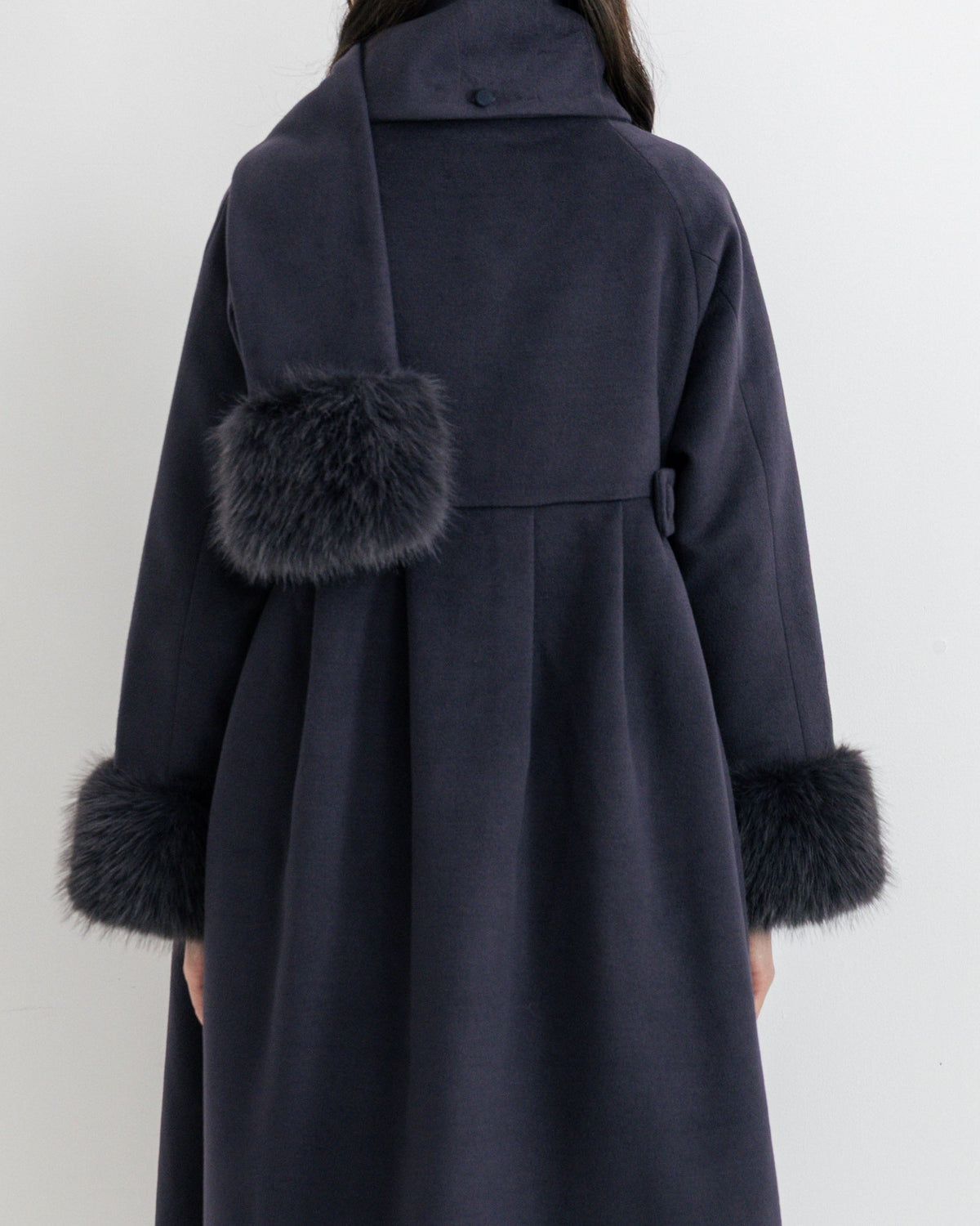 Frosted muffler coat