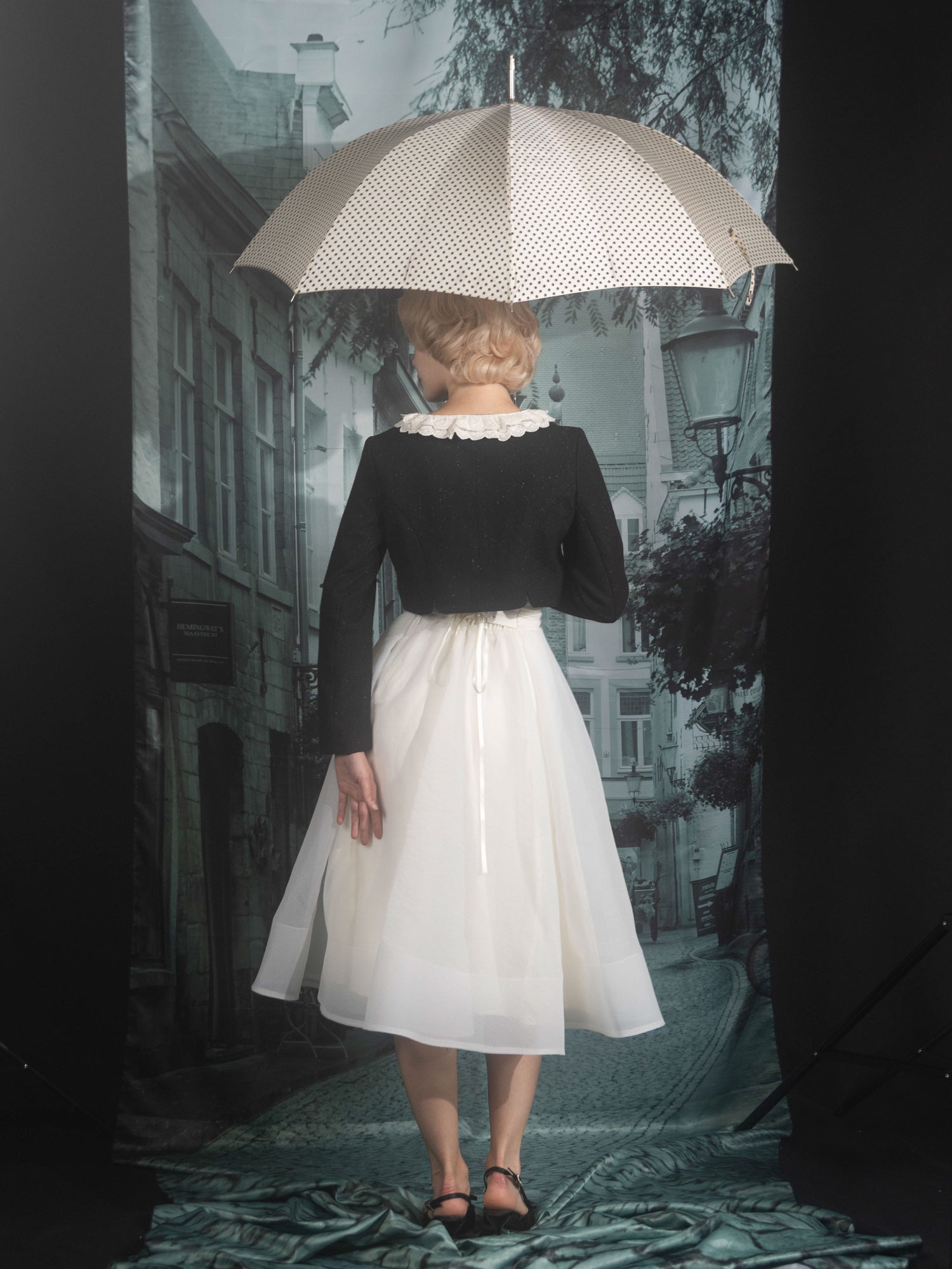 Flower corsage short jacket