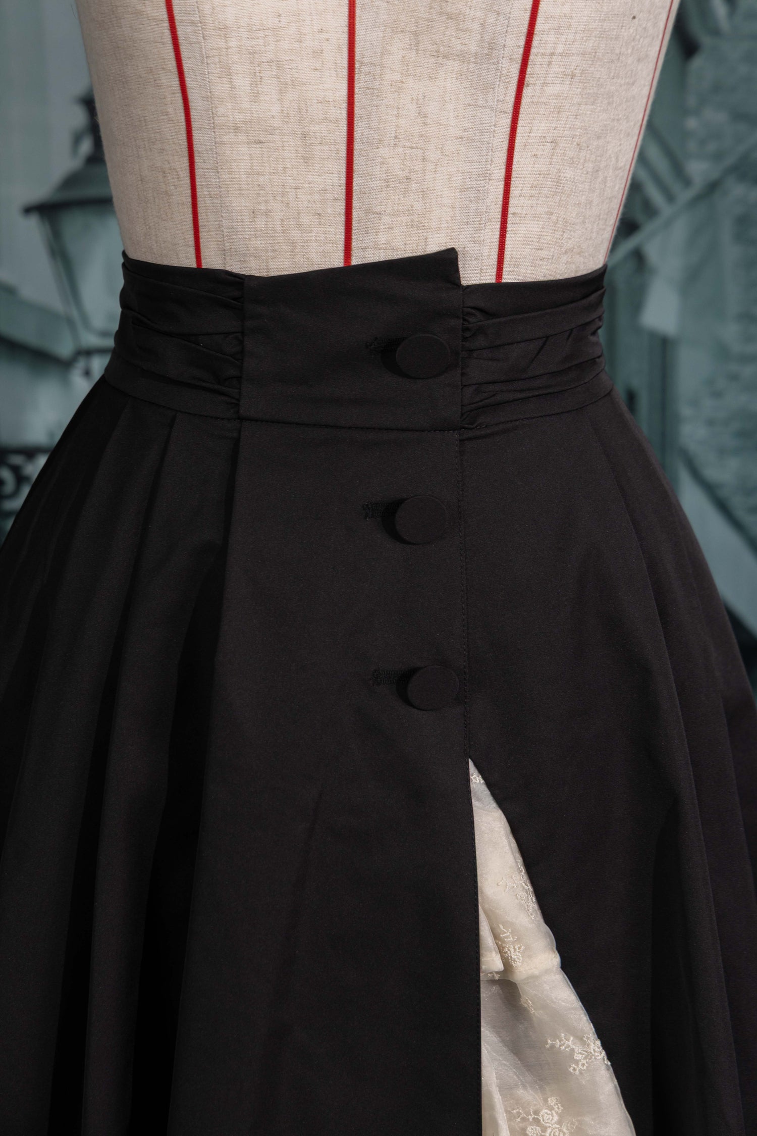 Classical frill skirt