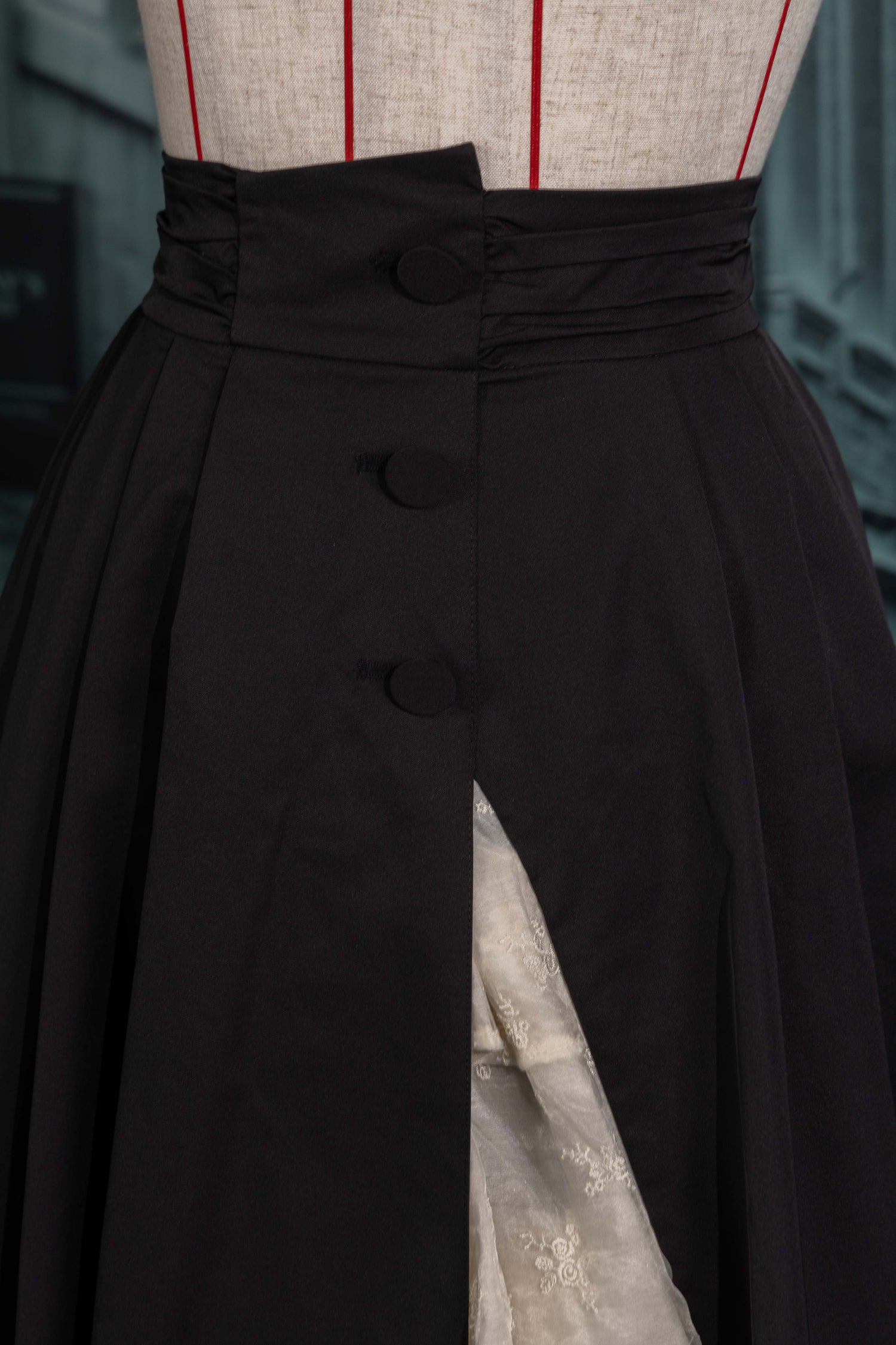 Classical frill skirt