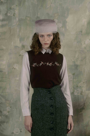Rose embroidery ensemble