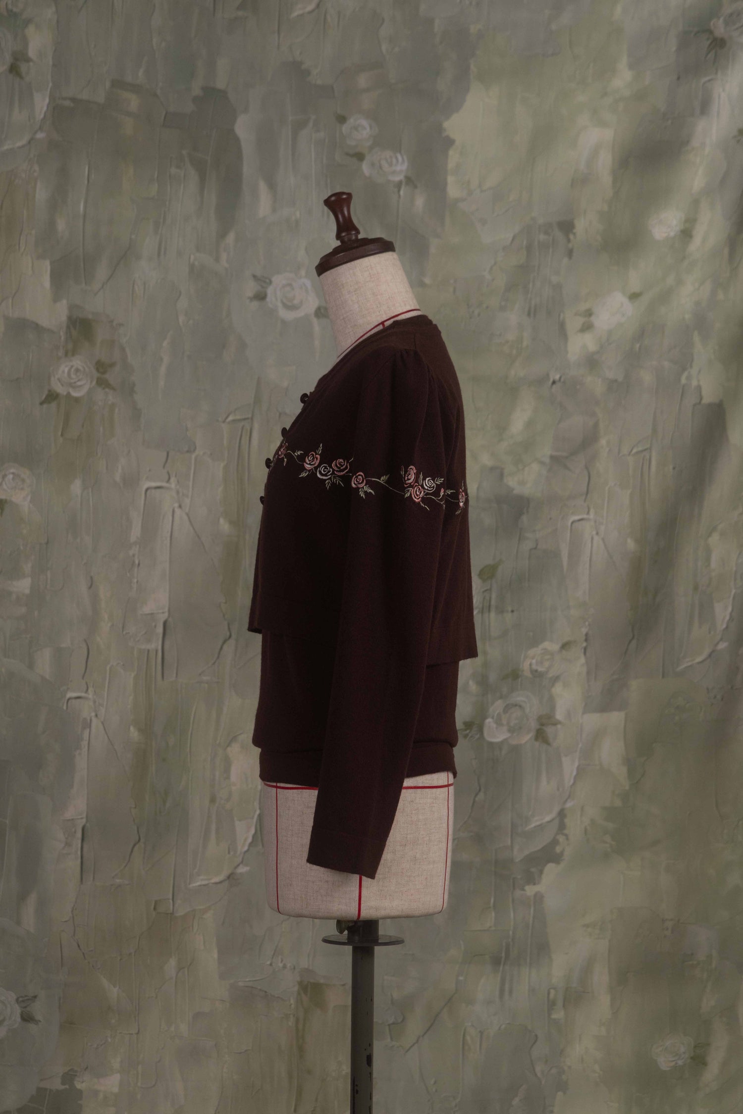 Rose embroidery ensemble