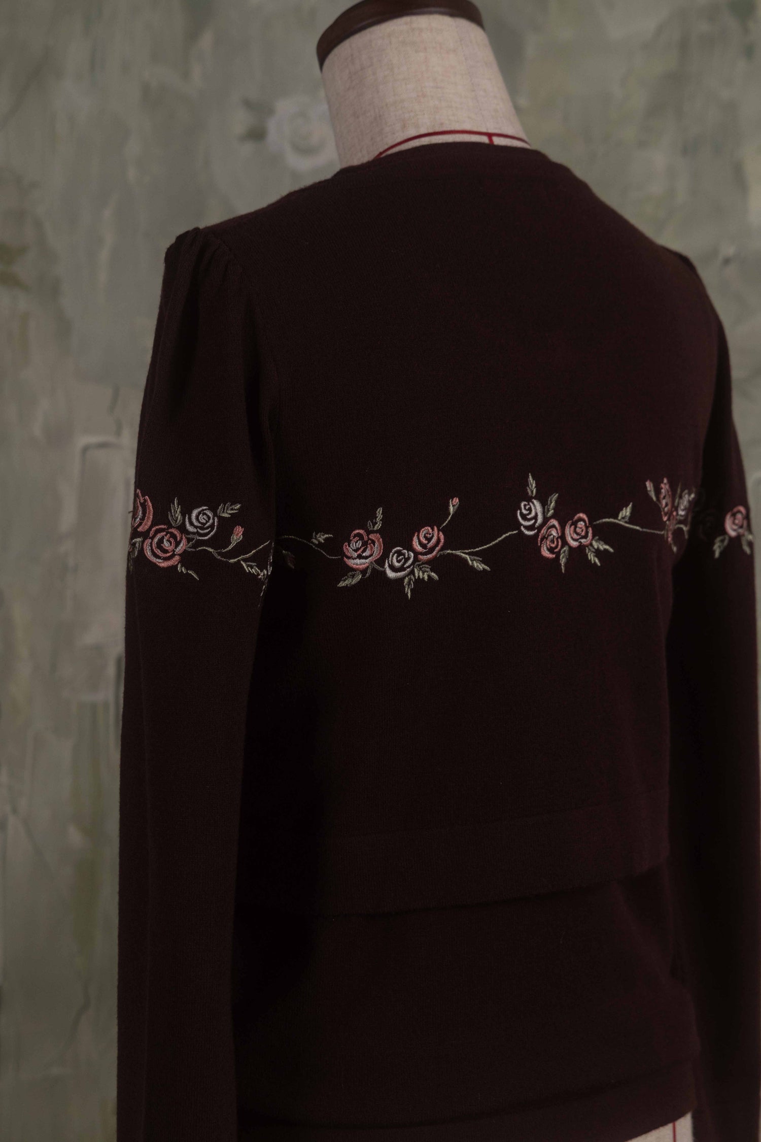 Rose embroidery ensemble