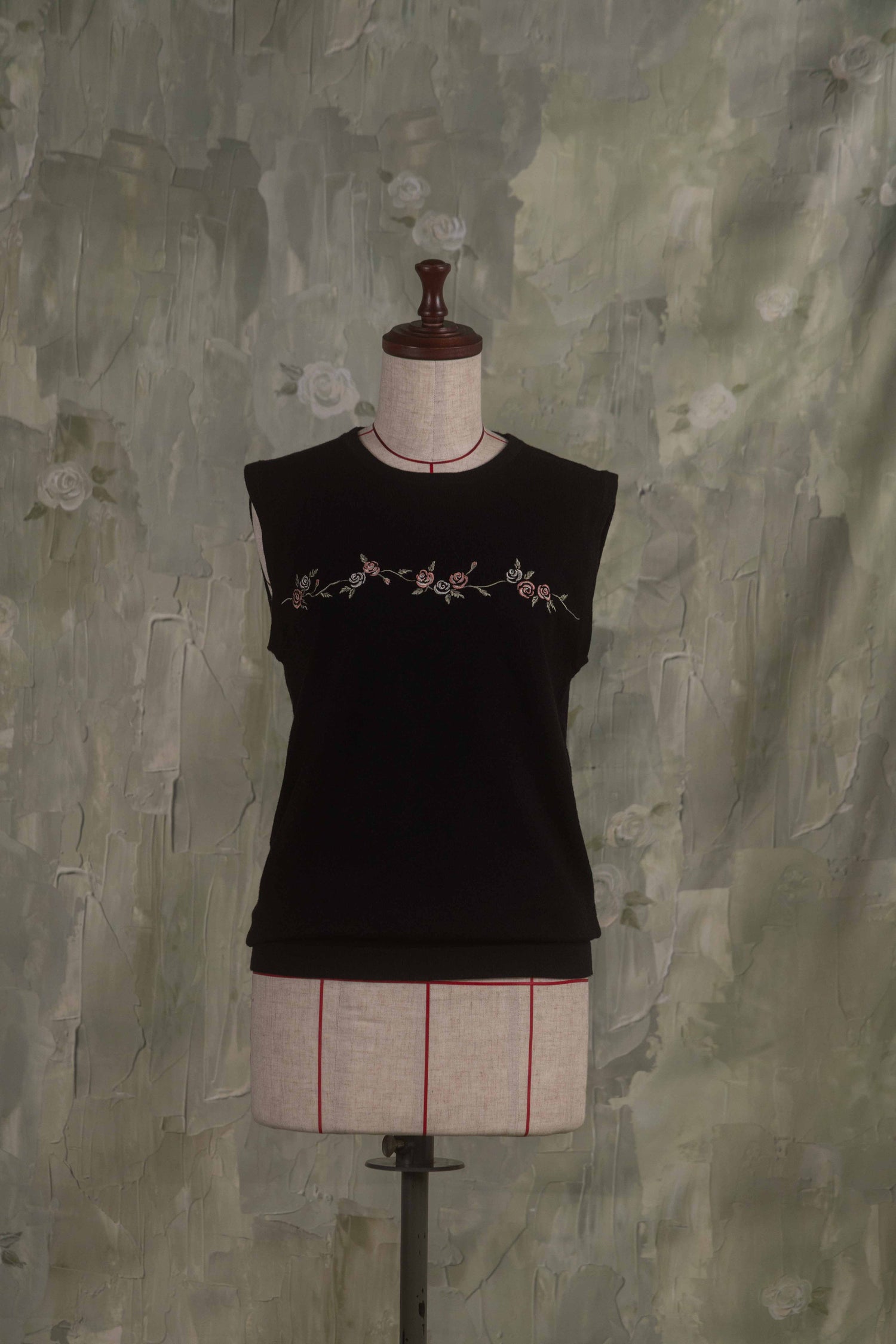 Rose embroidery ensemble