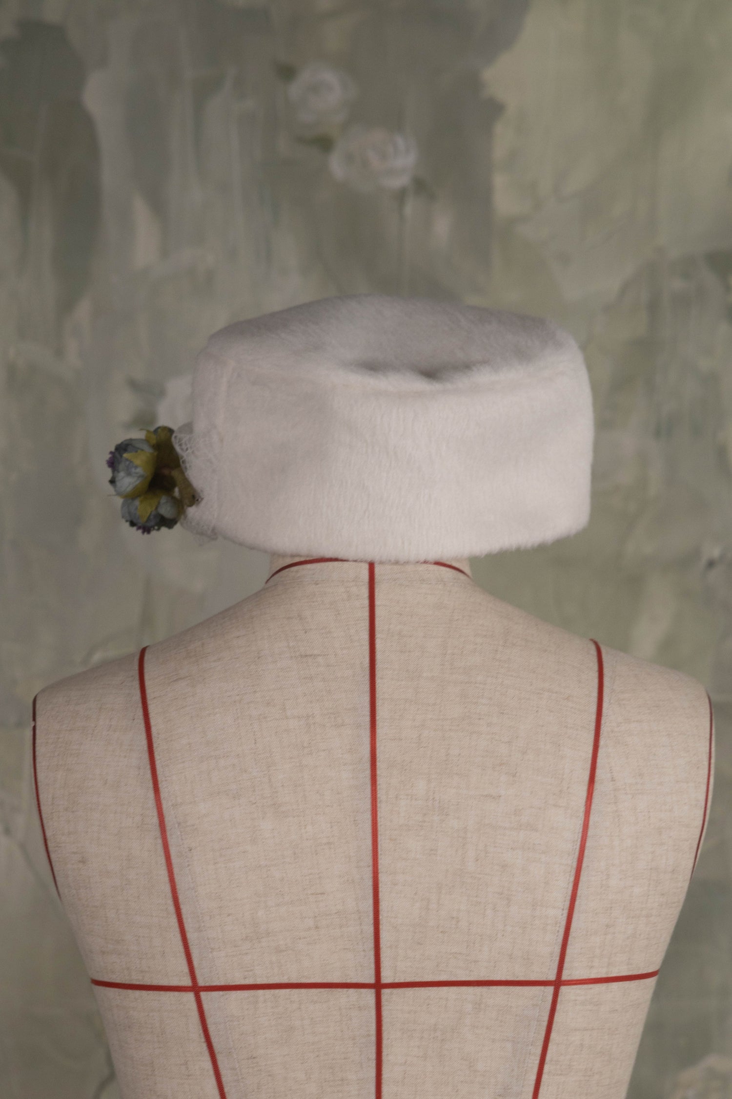 Classical tulle hat