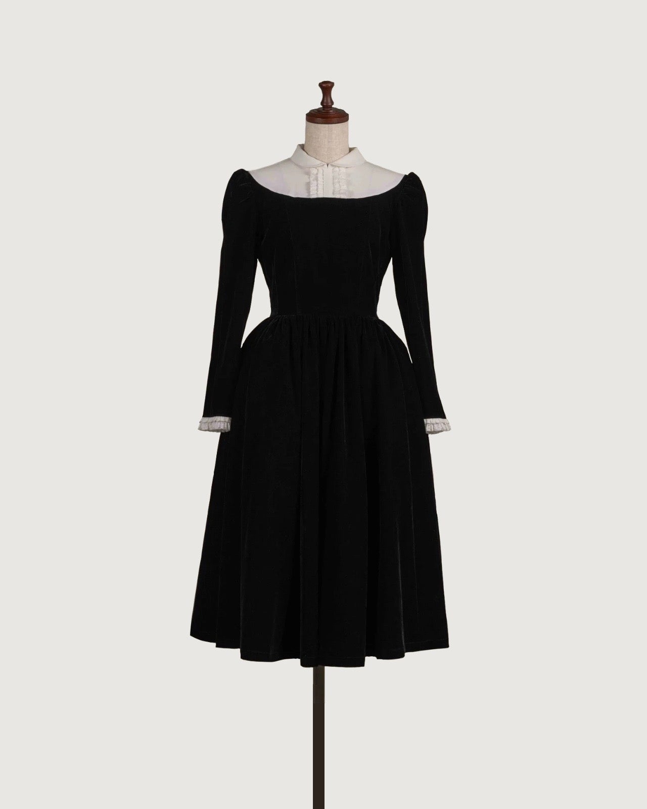 Black museé dress – Mayo Suzuki