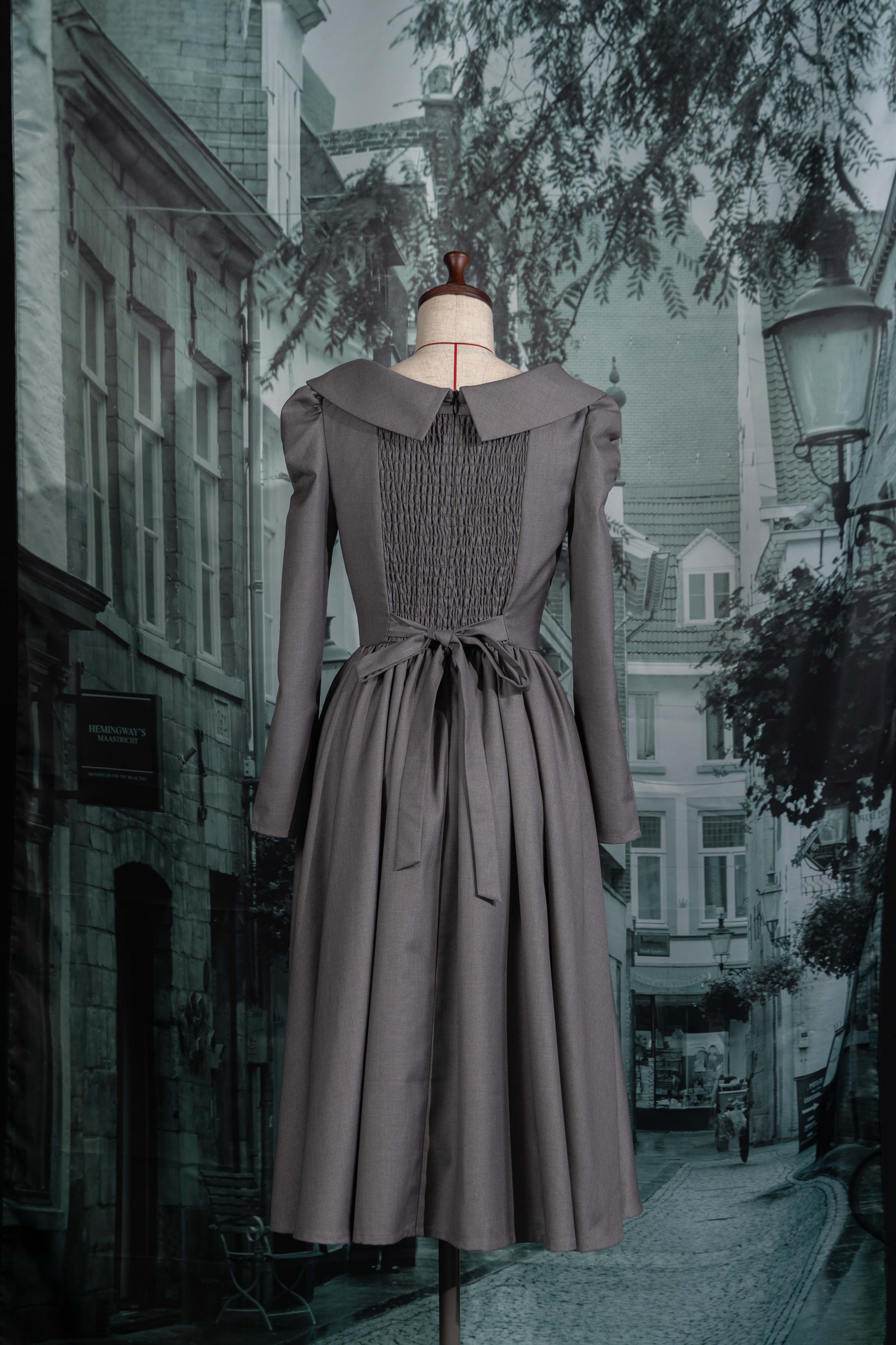 Classical rose dress – Mayo Suzuki