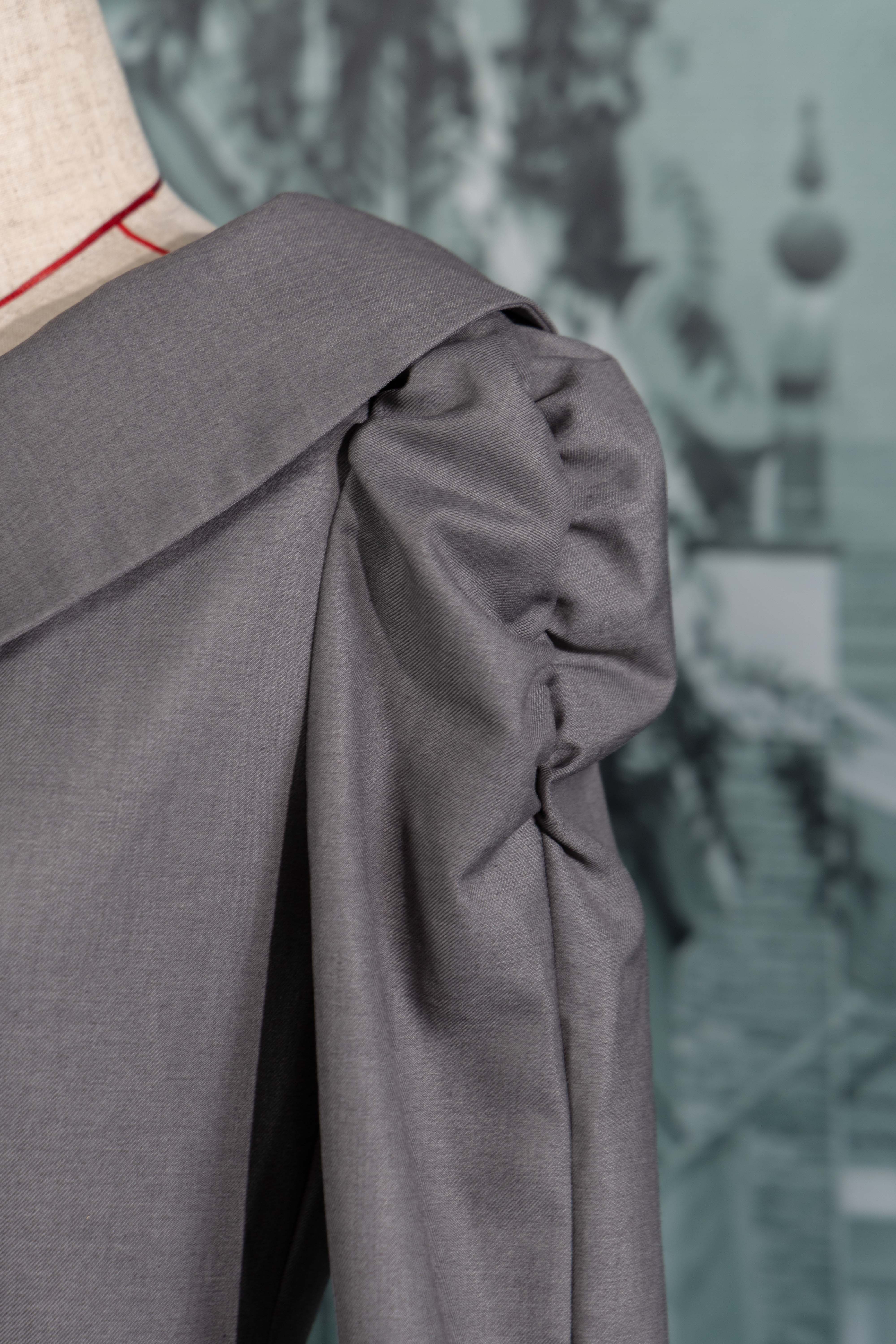 Classical rose dress – Mayo Suzuki