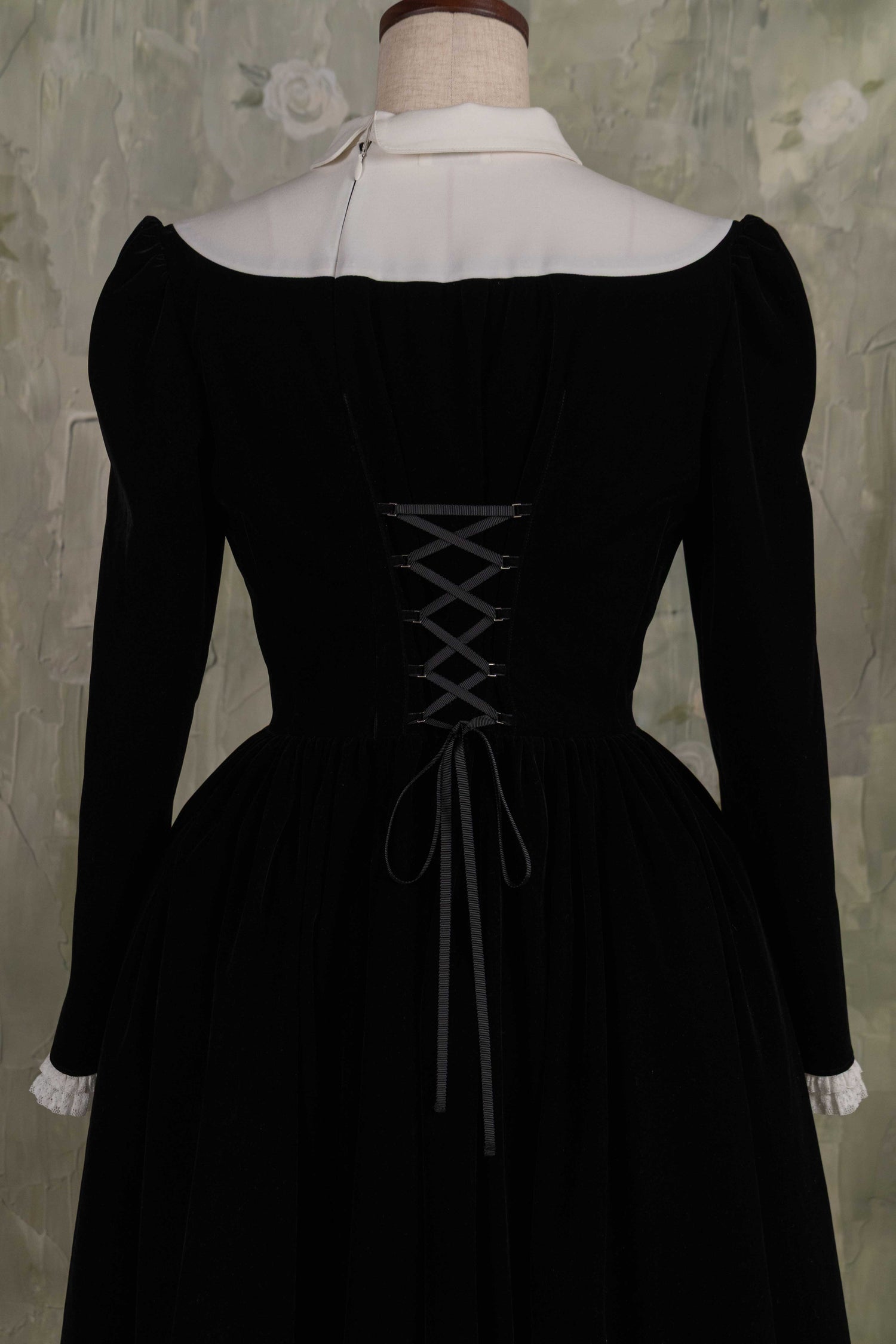 Black museé dress