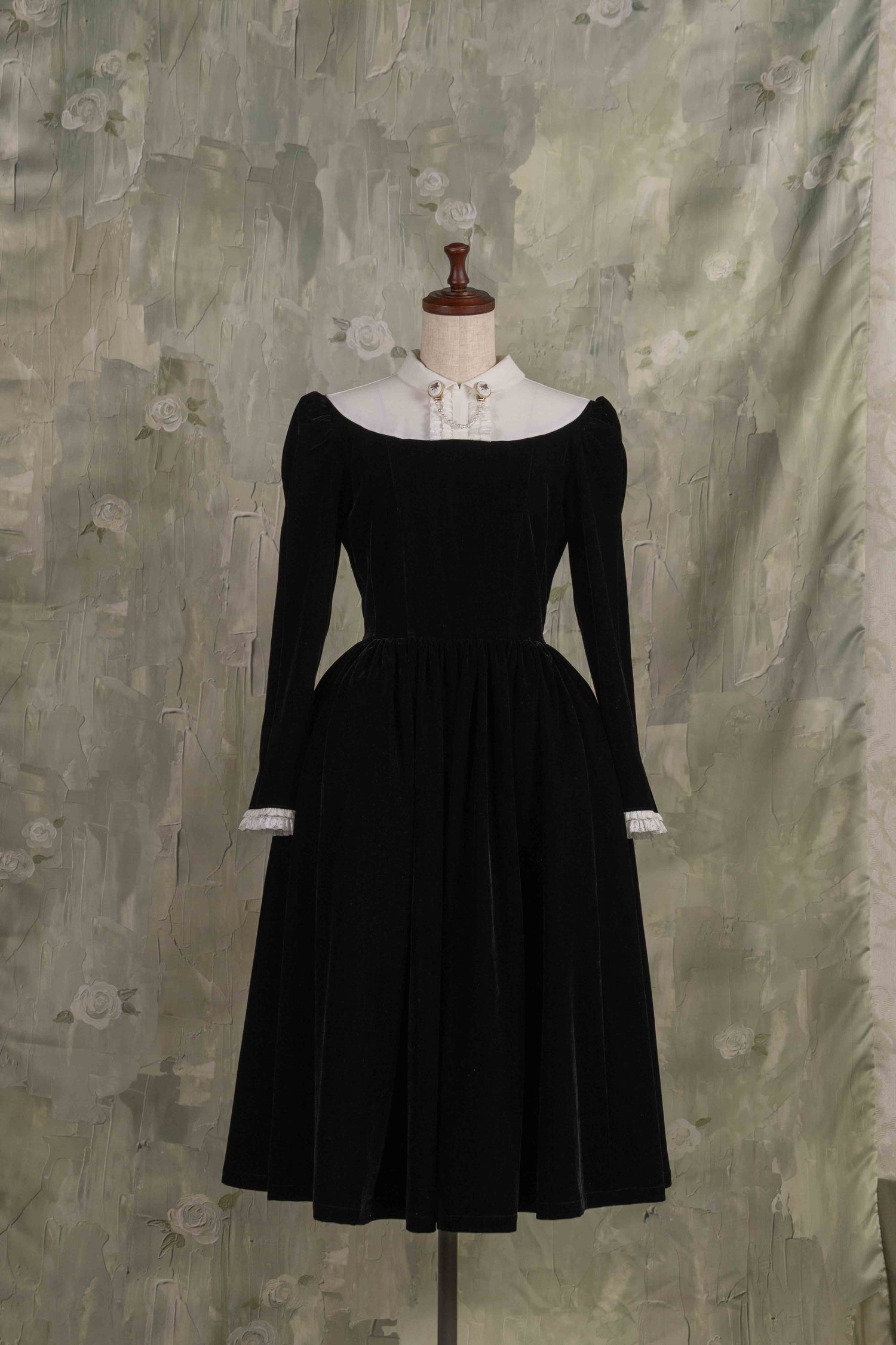 Black museé dress