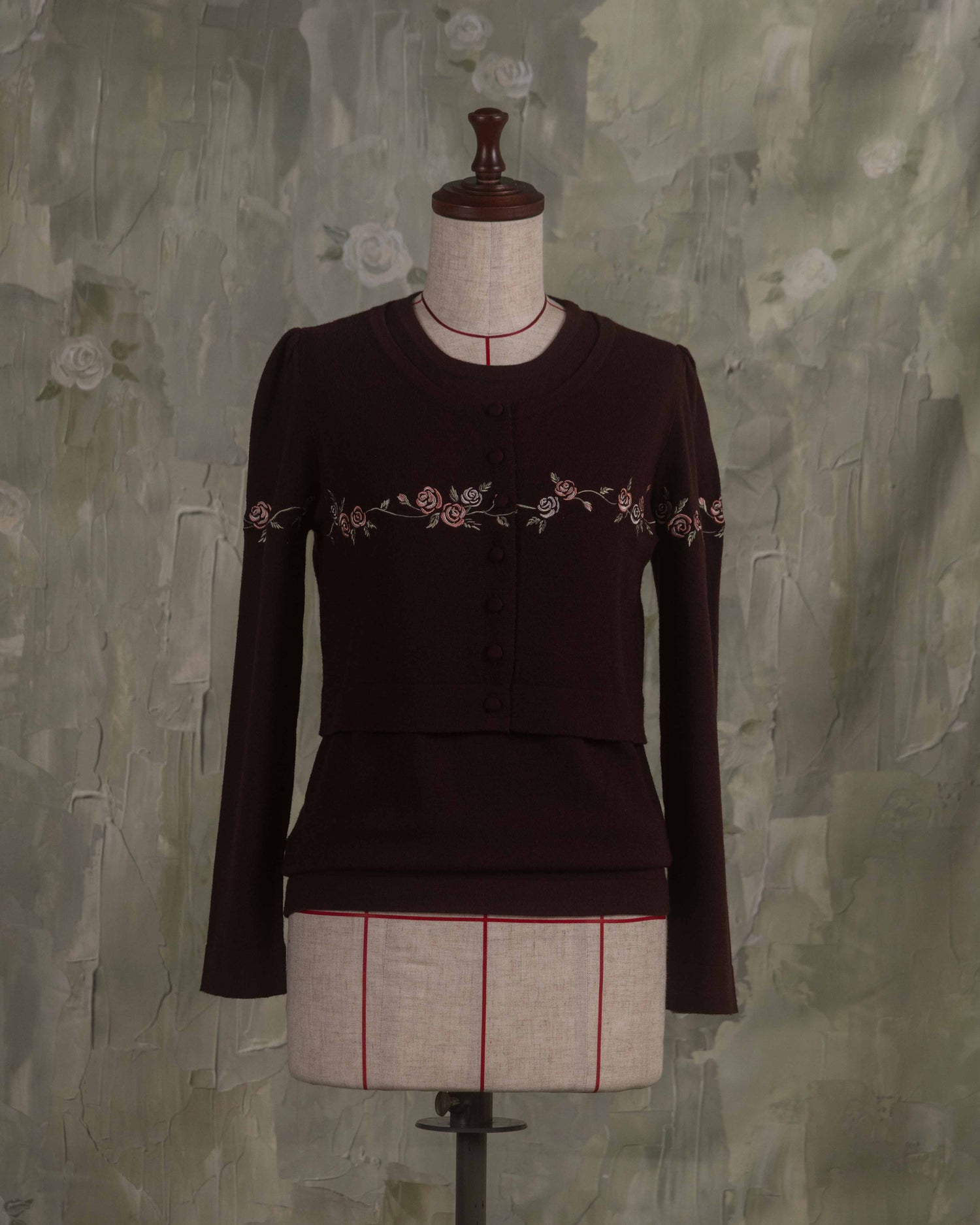 Rose embroidery ensemble