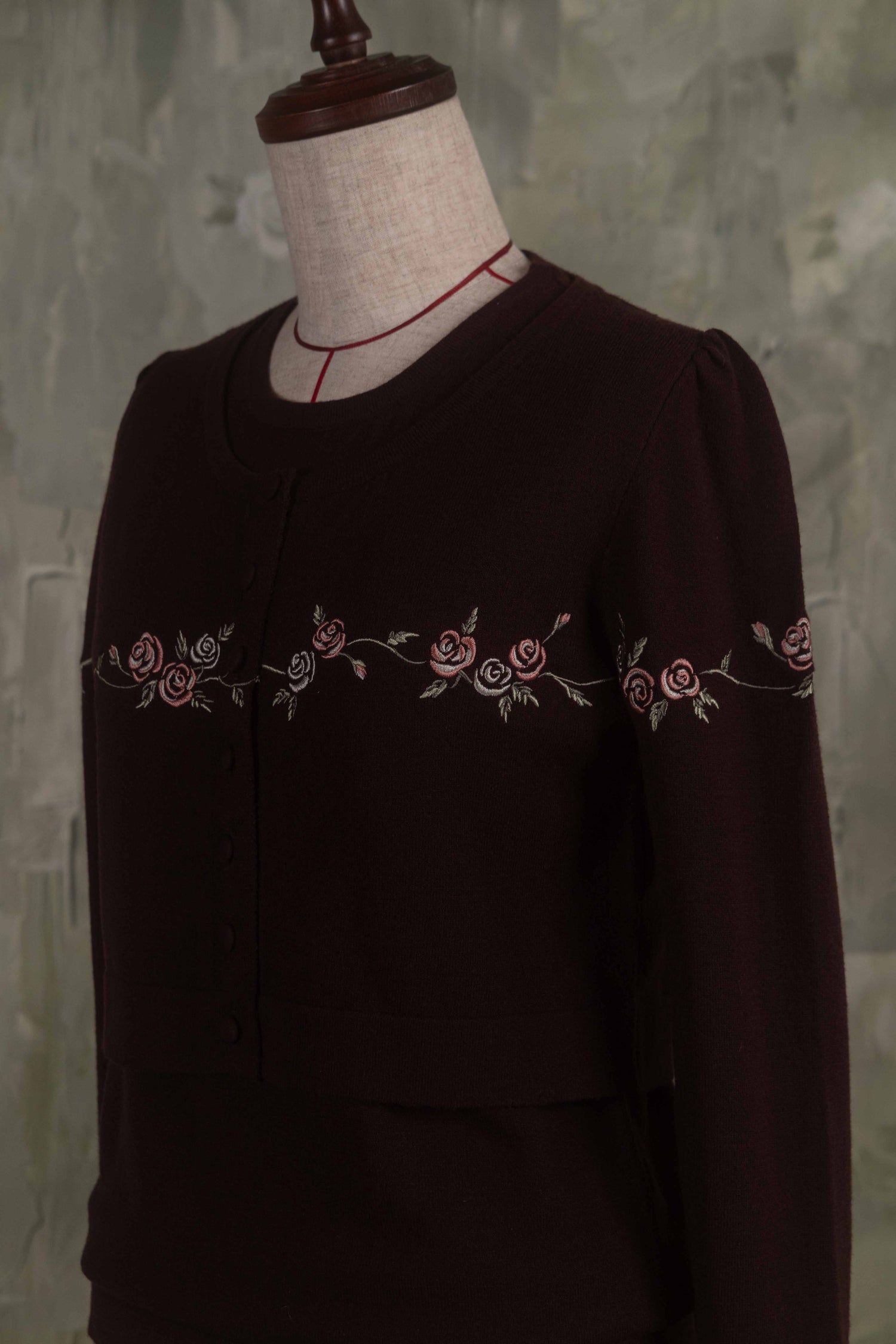 Rose embroidery ensemble
