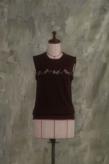 Rose embroidery ensemble