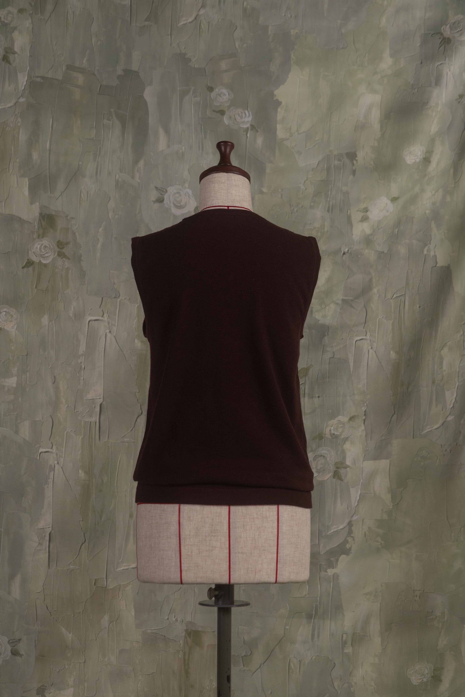 Rose embroidery ensemble