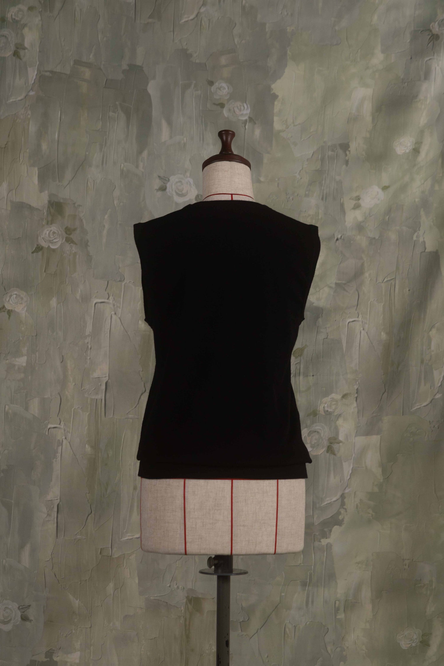 Rose embroidery ensemble