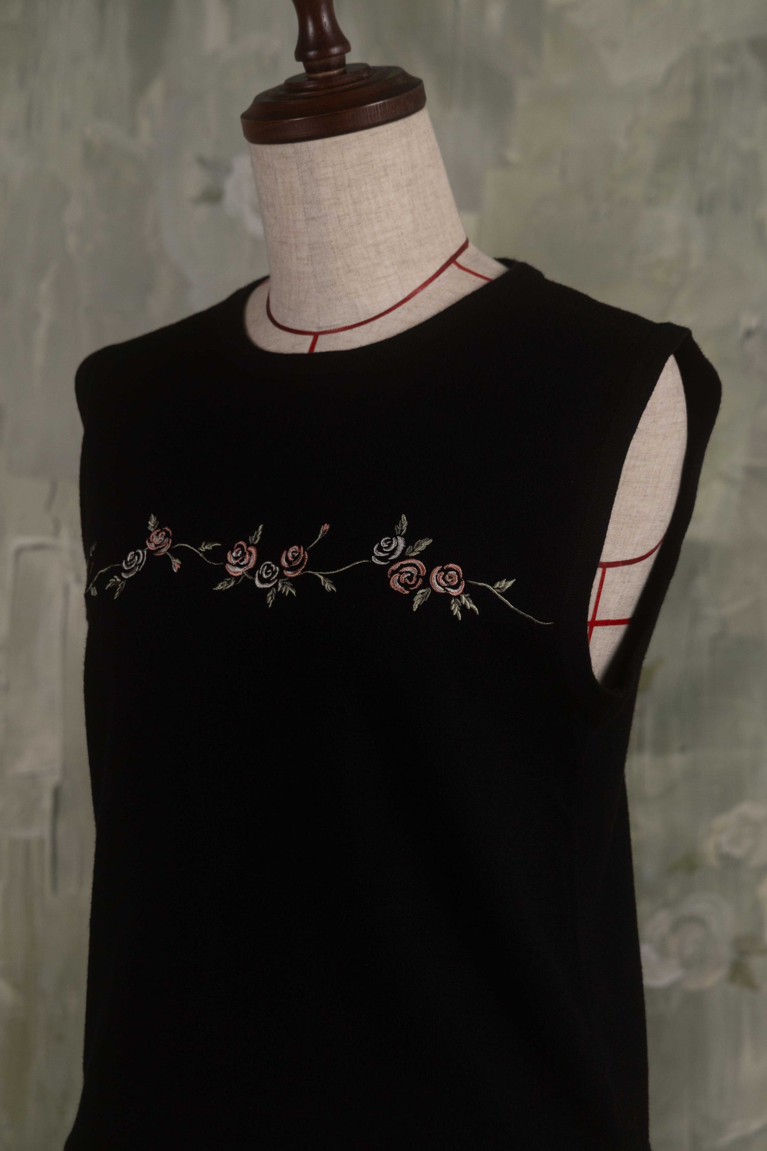 Rose embroidery ensemble