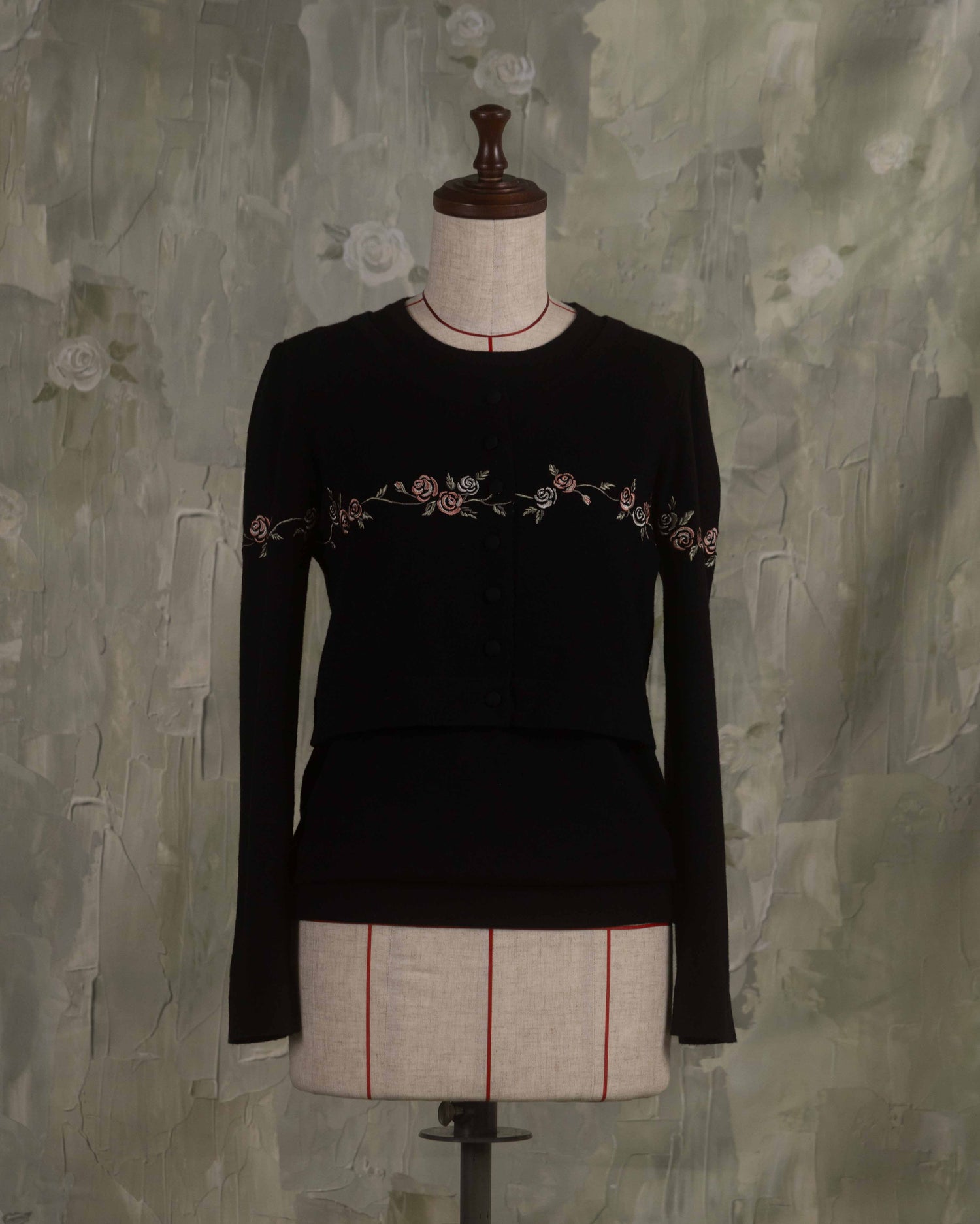 Rose embroidery ensemble