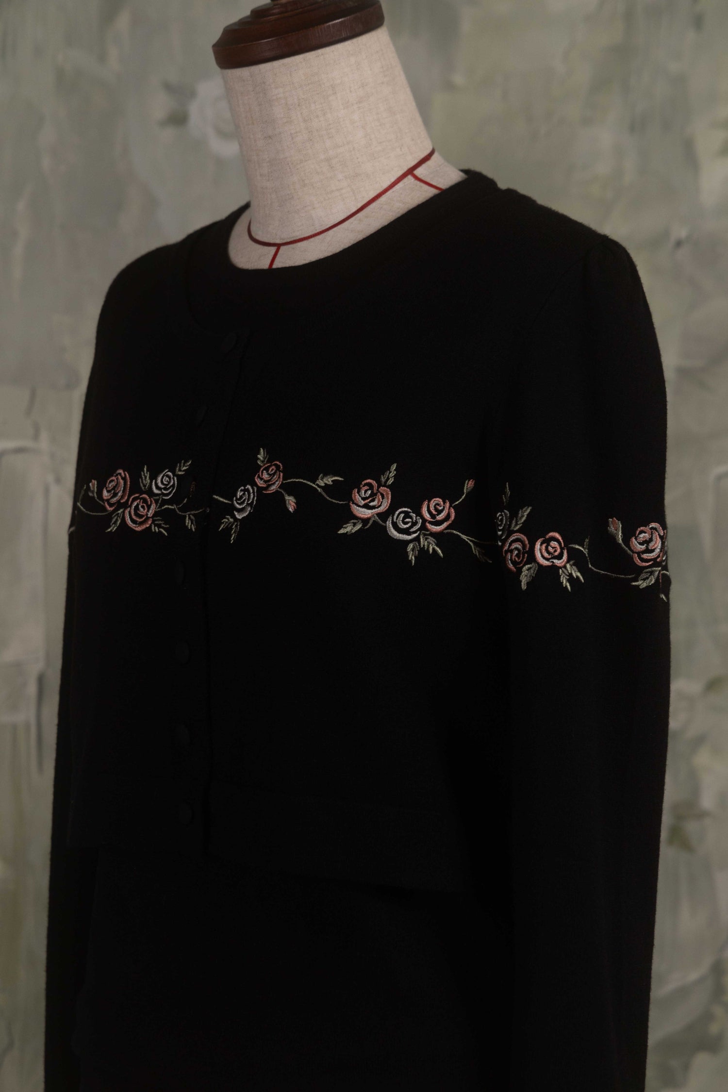 Rose embroidery ensemble