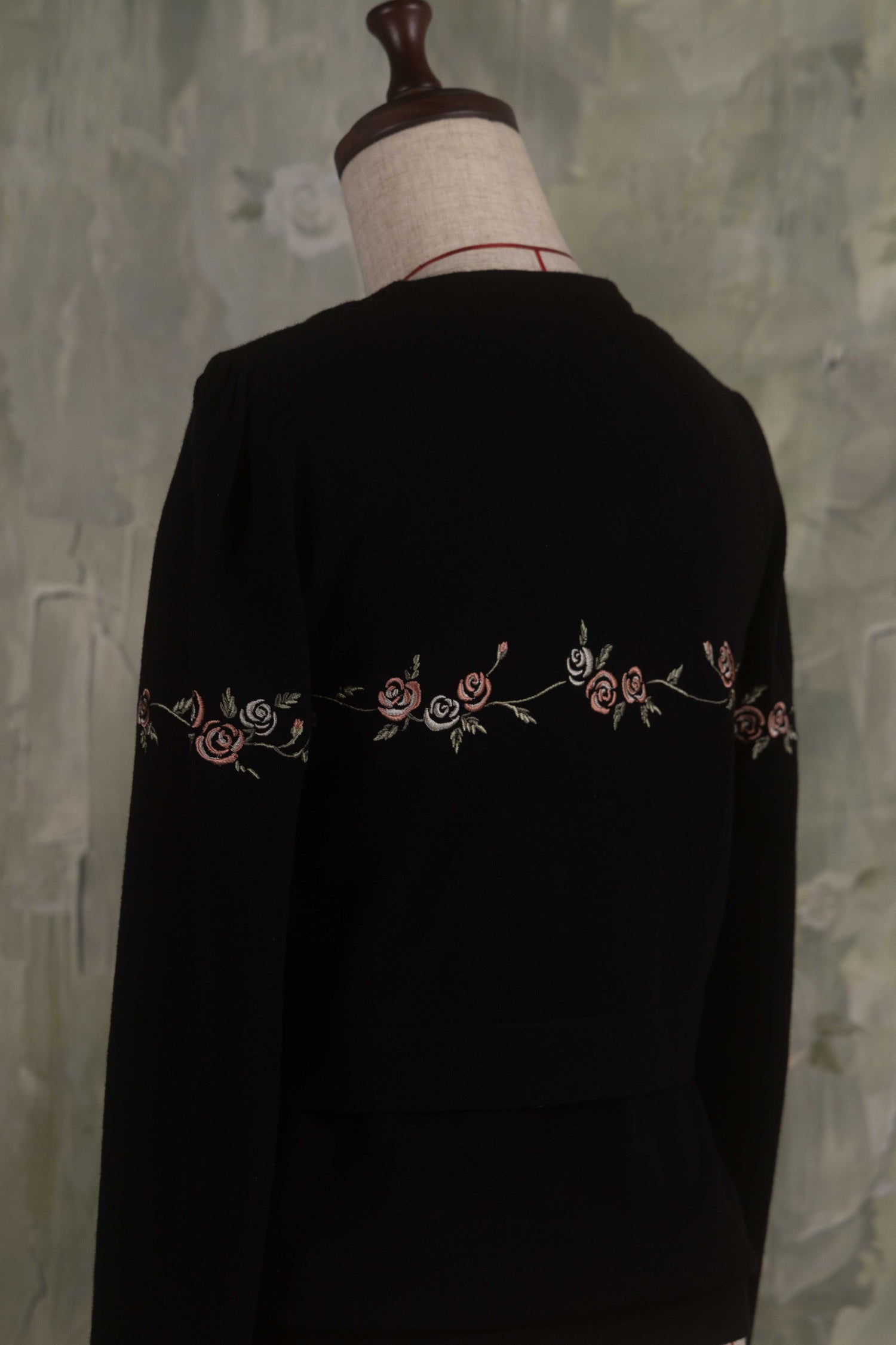 Rose embroidery ensemble