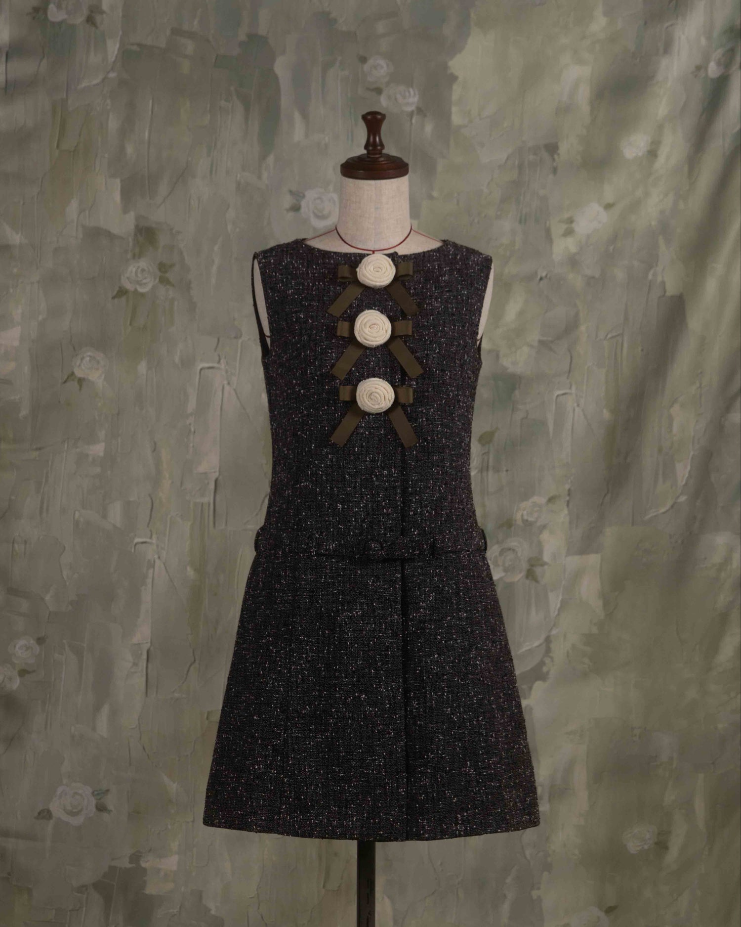 Rose ribbon mini dress