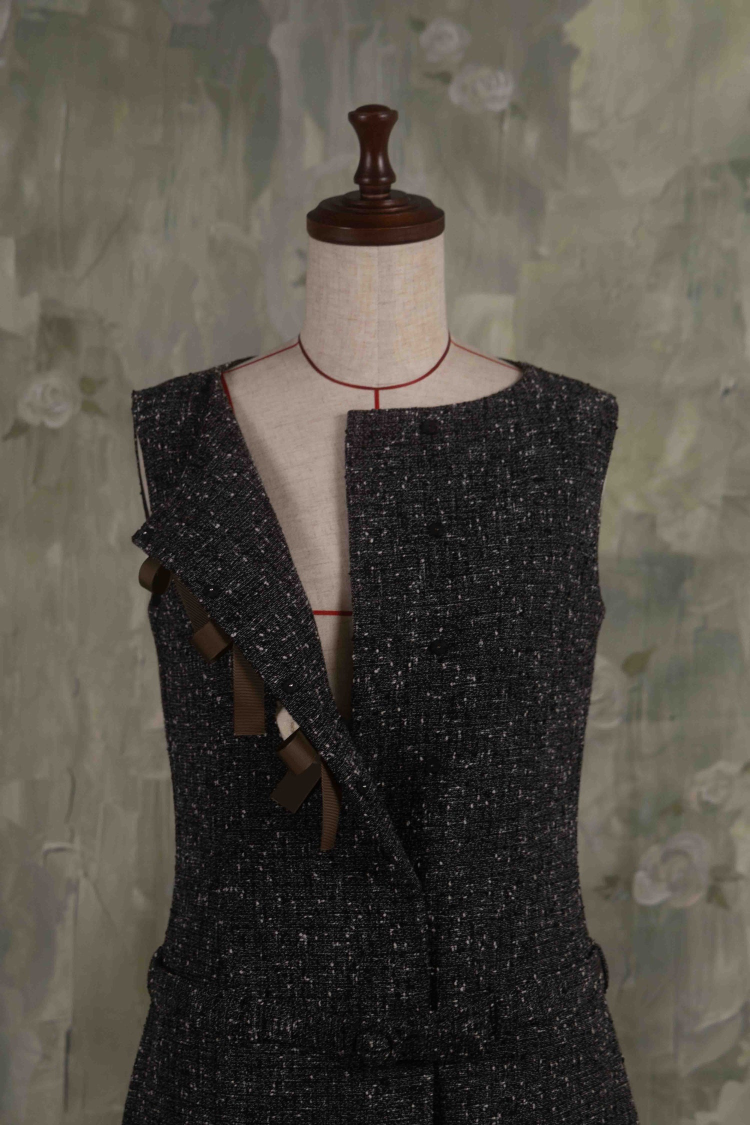 Rose ribbon mini dress