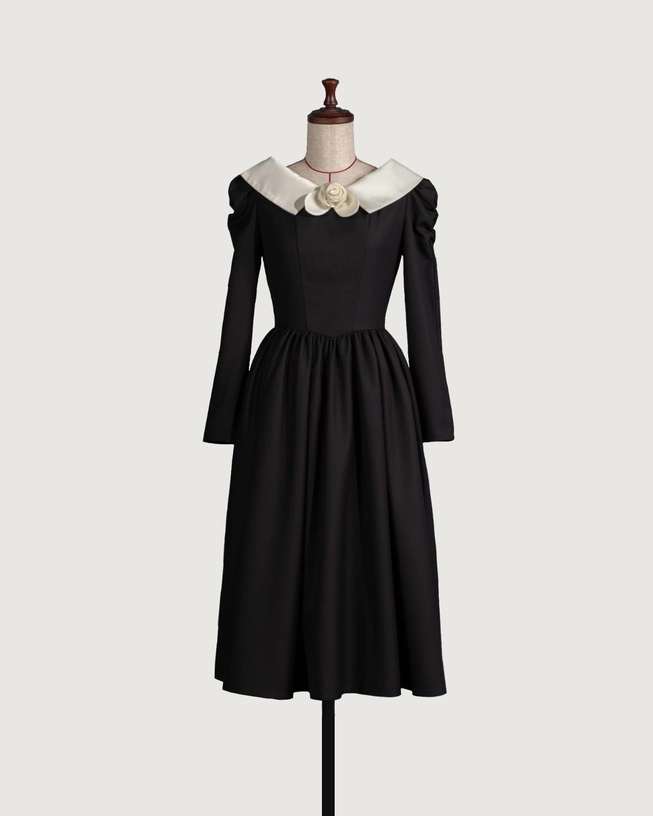 Classical rose dress – Mayo Suzuki