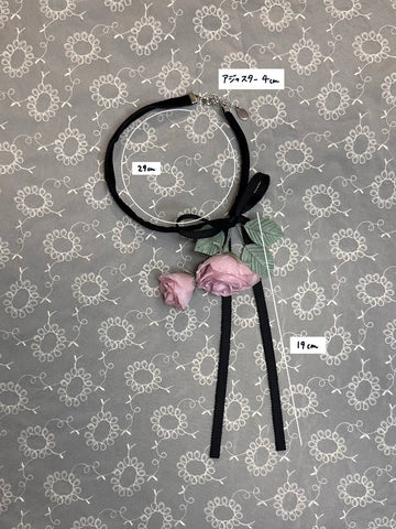 Rose promise choker